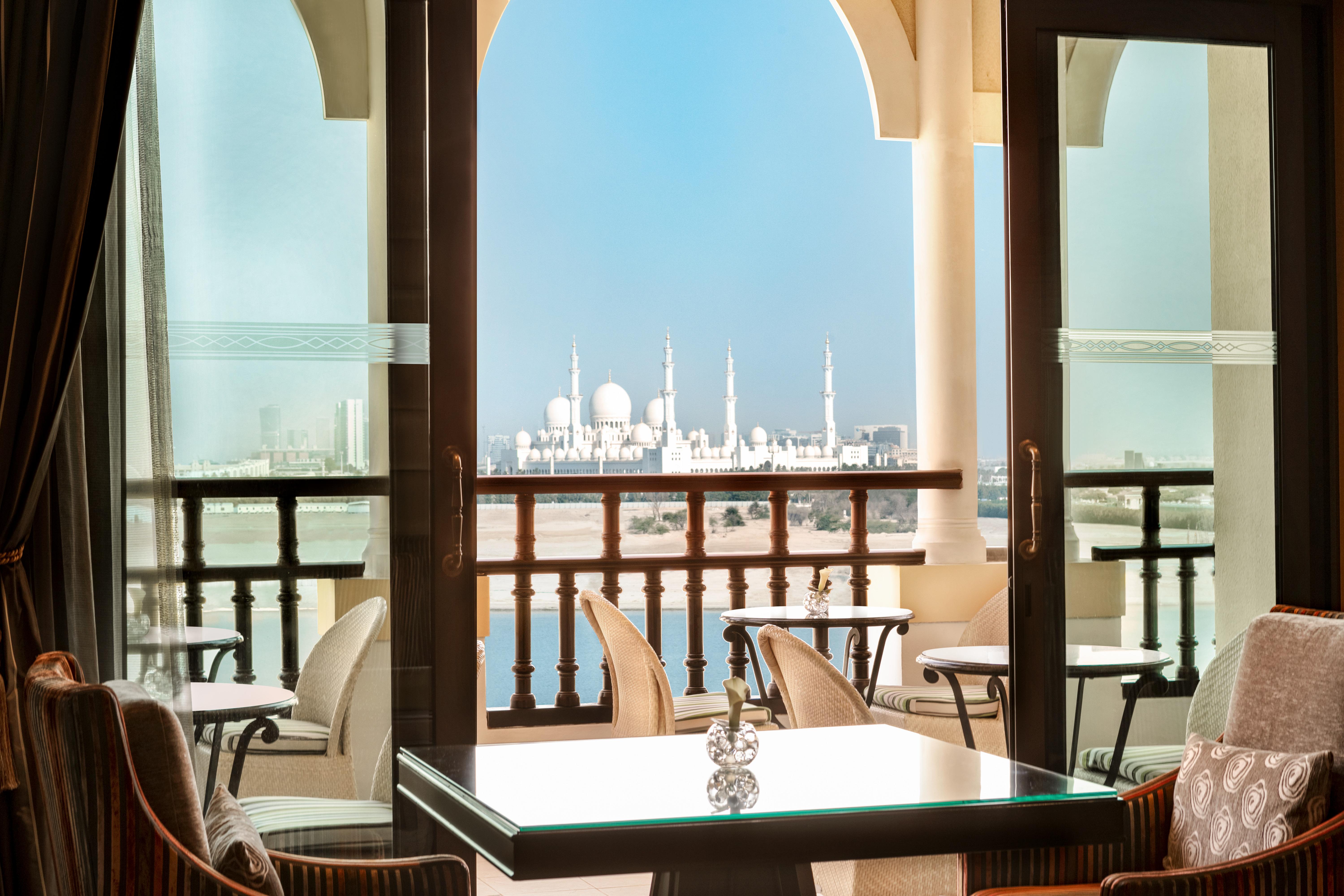 Shangri-La Qaryat Al Beri, Abu Dhabi Exterior photo The View