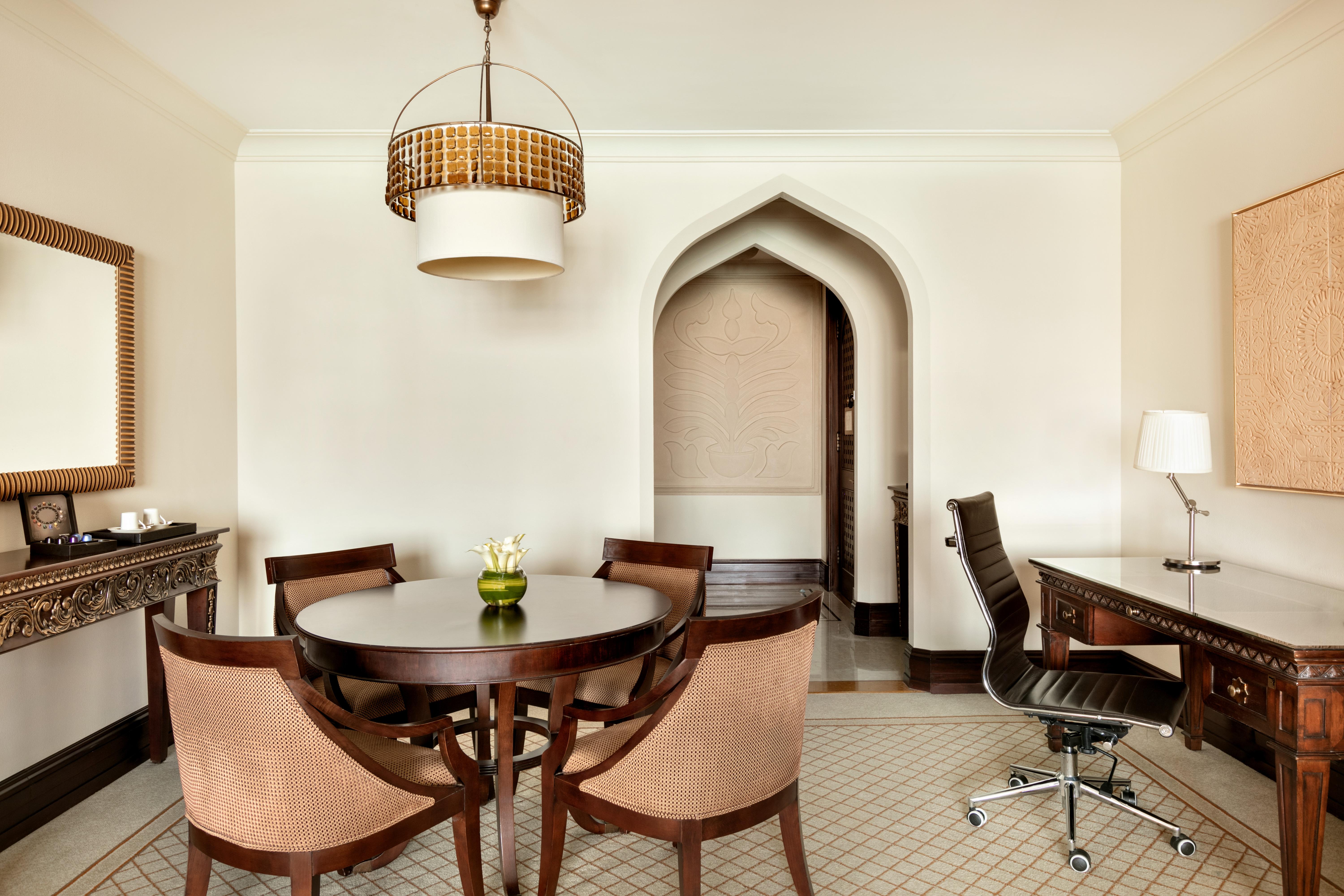 Shangri-La Qaryat Al Beri, Abu Dhabi Exterior photo A meeting room at the Ritz-Carlton, DIFC