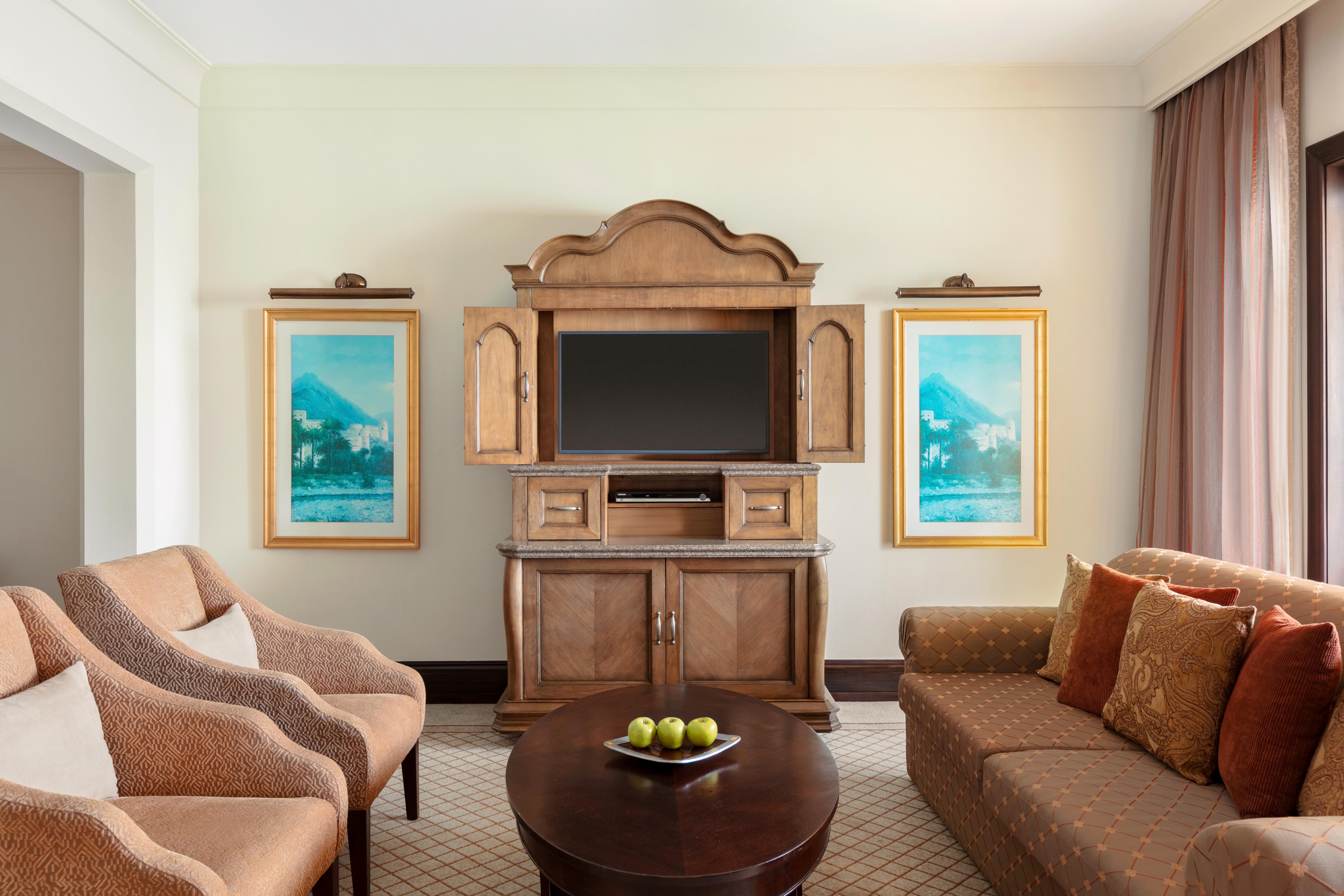 Shangri-La Qaryat Al Beri, Abu Dhabi Exterior photo Living room