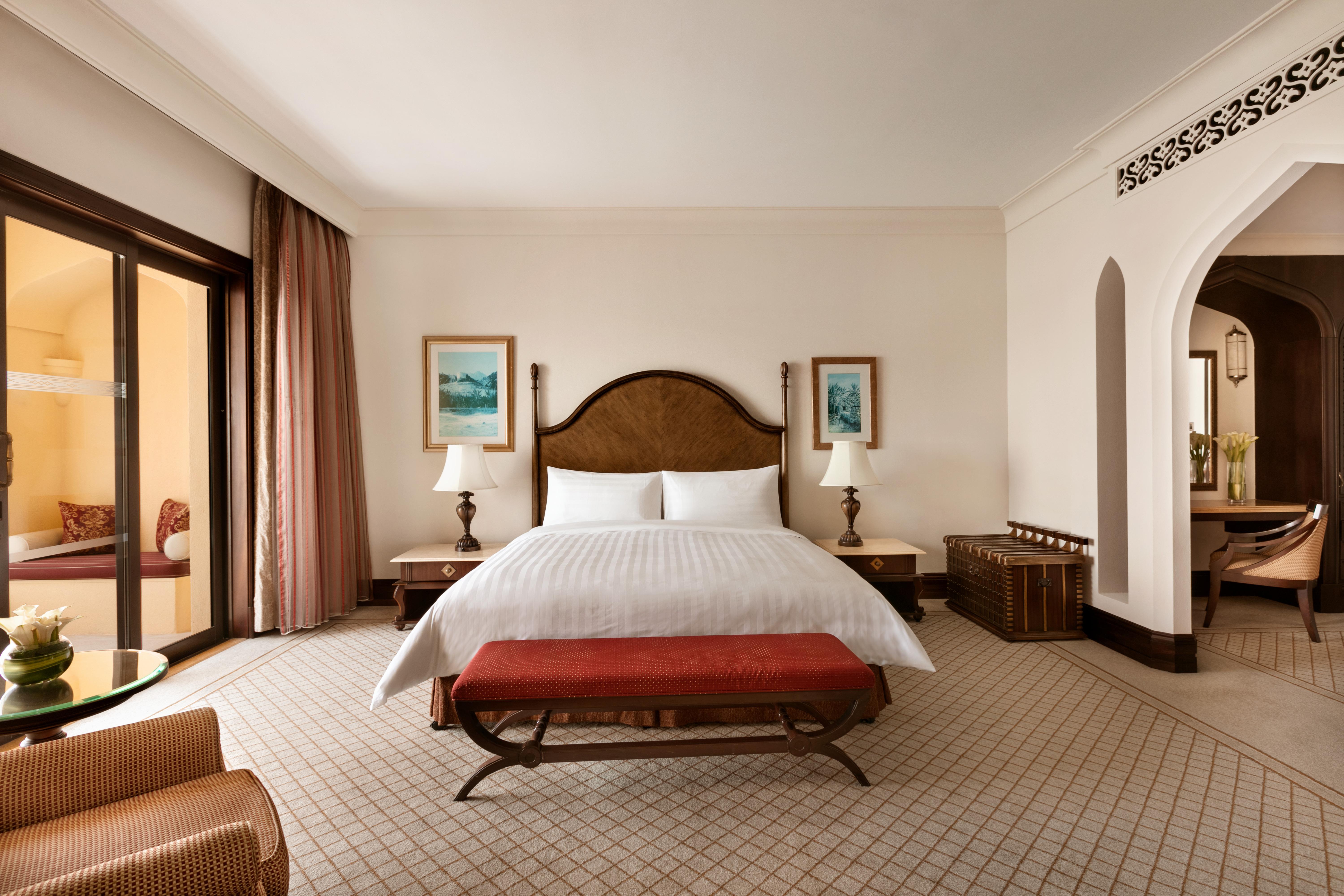 Shangri-La Qaryat Al Beri, Abu Dhabi Exterior photo A bedroom at the hotel