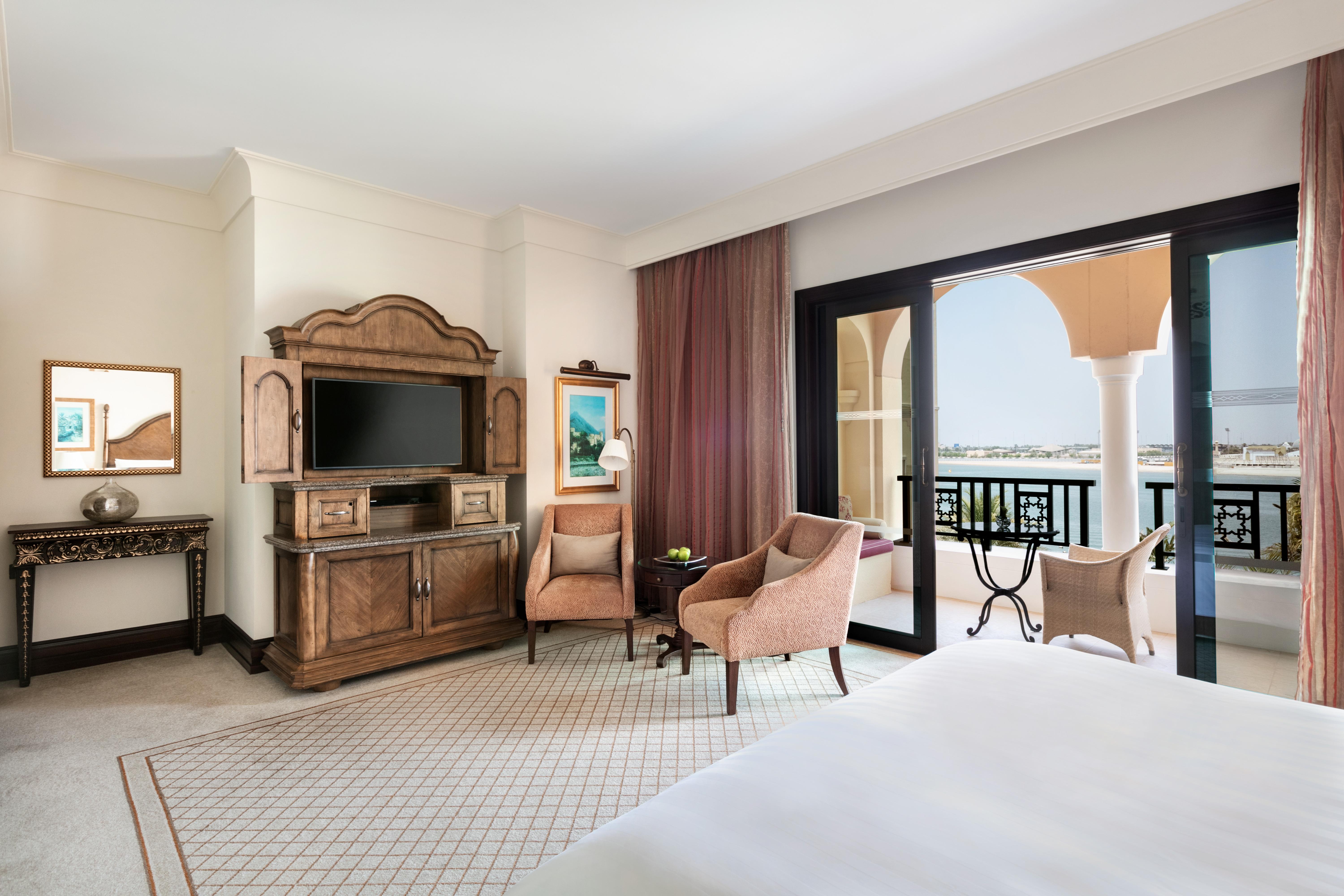 Shangri-La Qaryat Al Beri, Abu Dhabi Exterior photo A room at the Jumeirah Atlantis