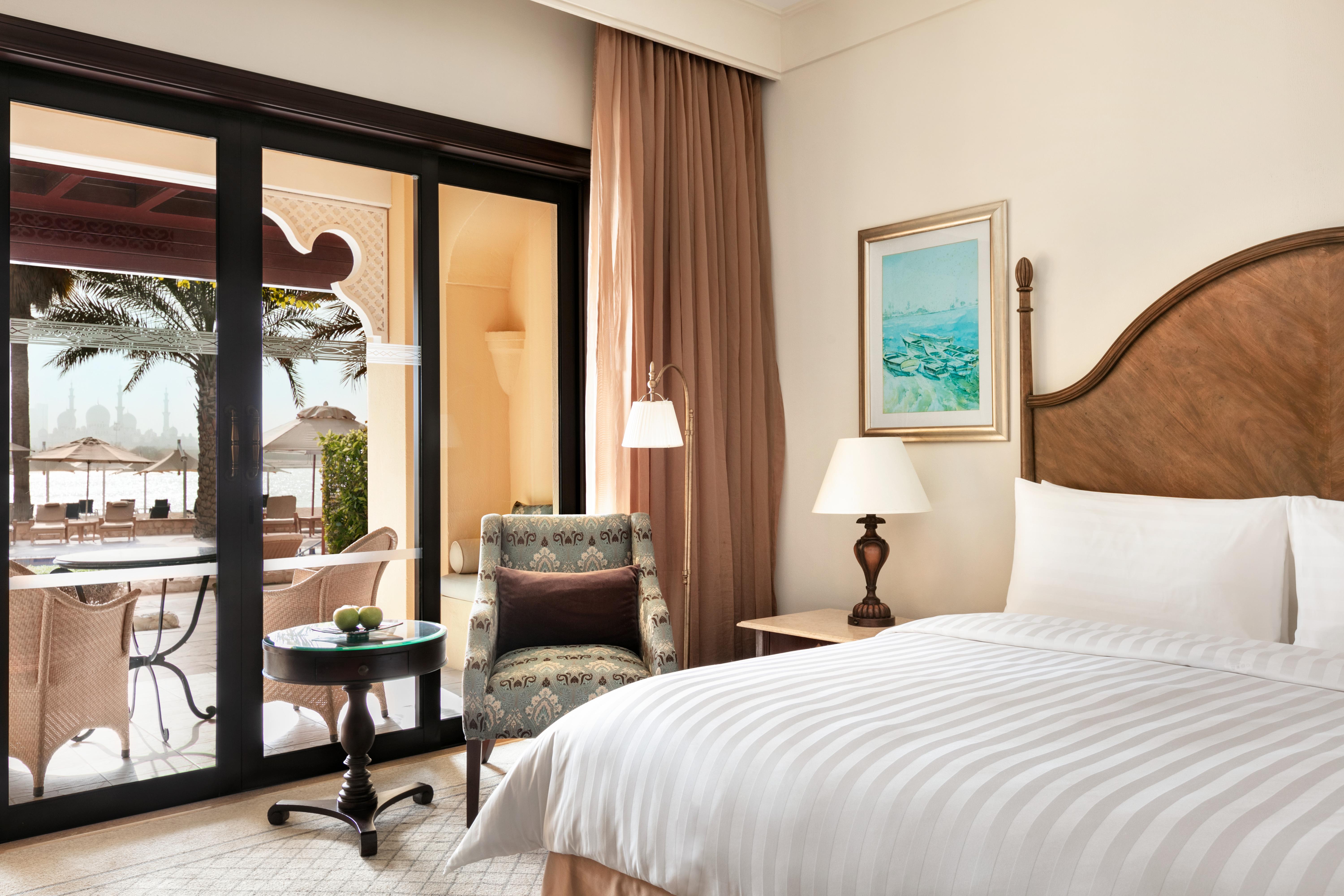 Shangri-La Qaryat Al Beri, Abu Dhabi Exterior photo A guest room at The Westin Abu Dhabi