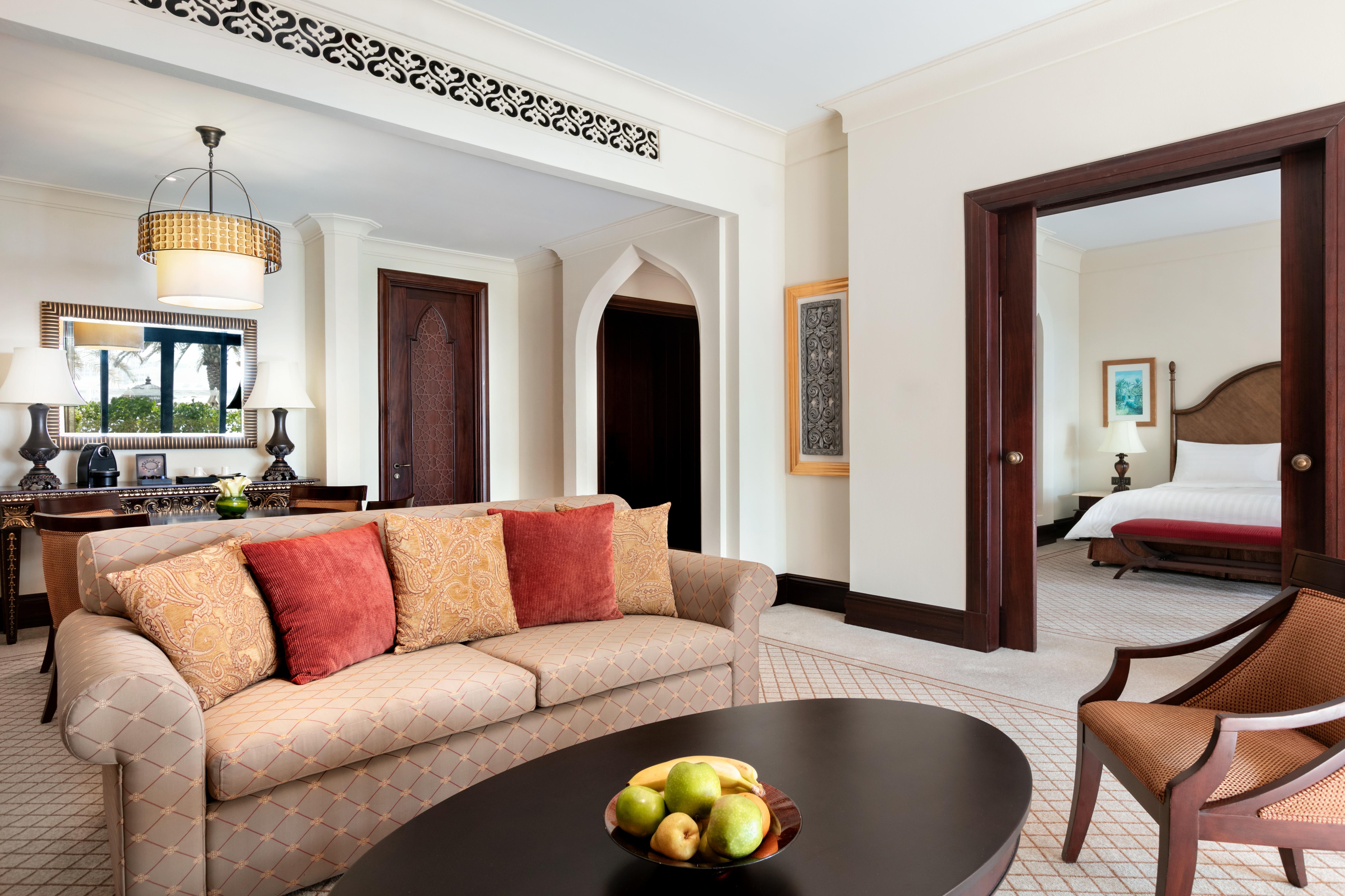 Shangri-La Qaryat Al Beri, Abu Dhabi Exterior photo A suite at the Jumeirah Beach Hotel