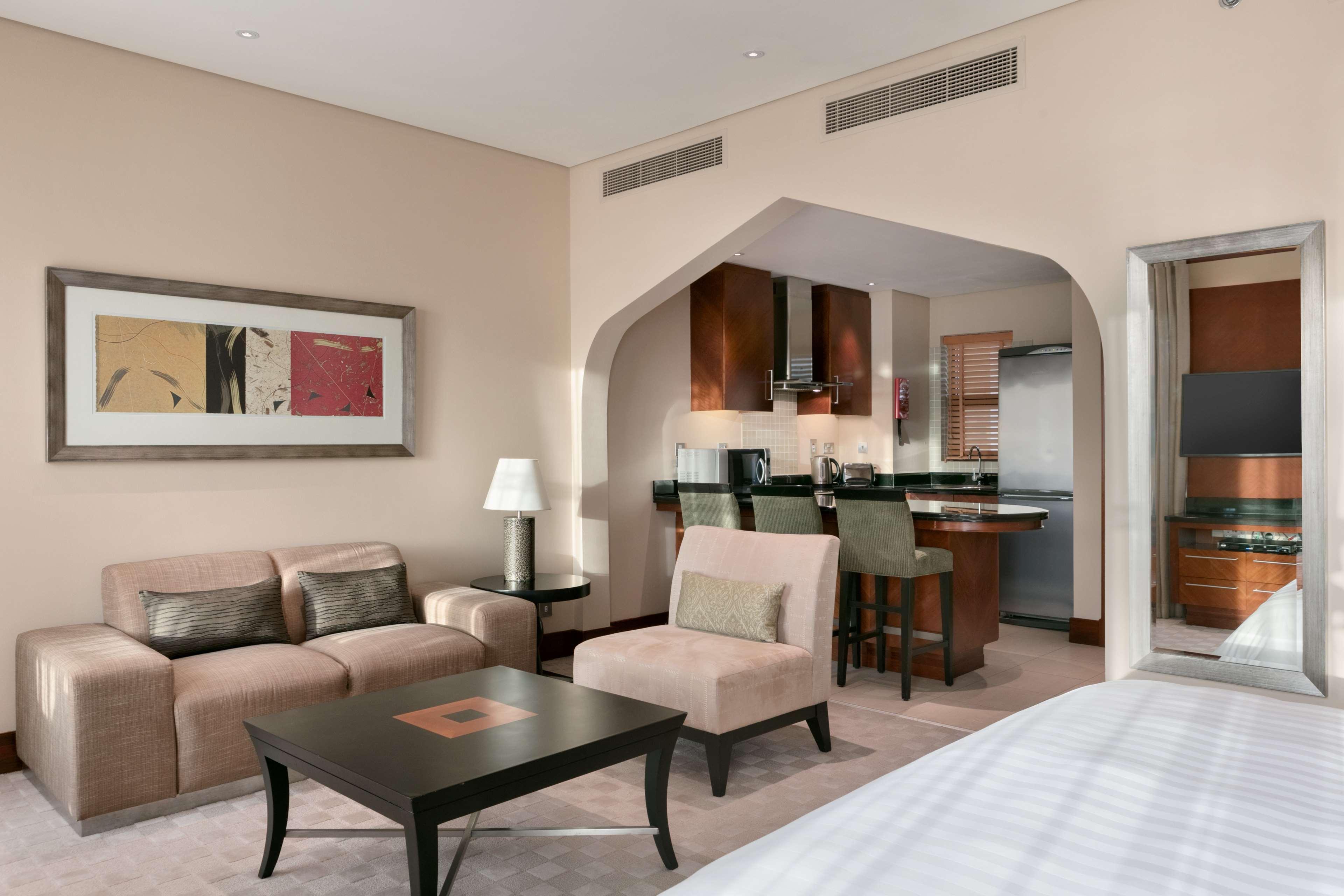 Shangri-La Qaryat Al Beri, Abu Dhabi Exterior photo A typical studio apartment