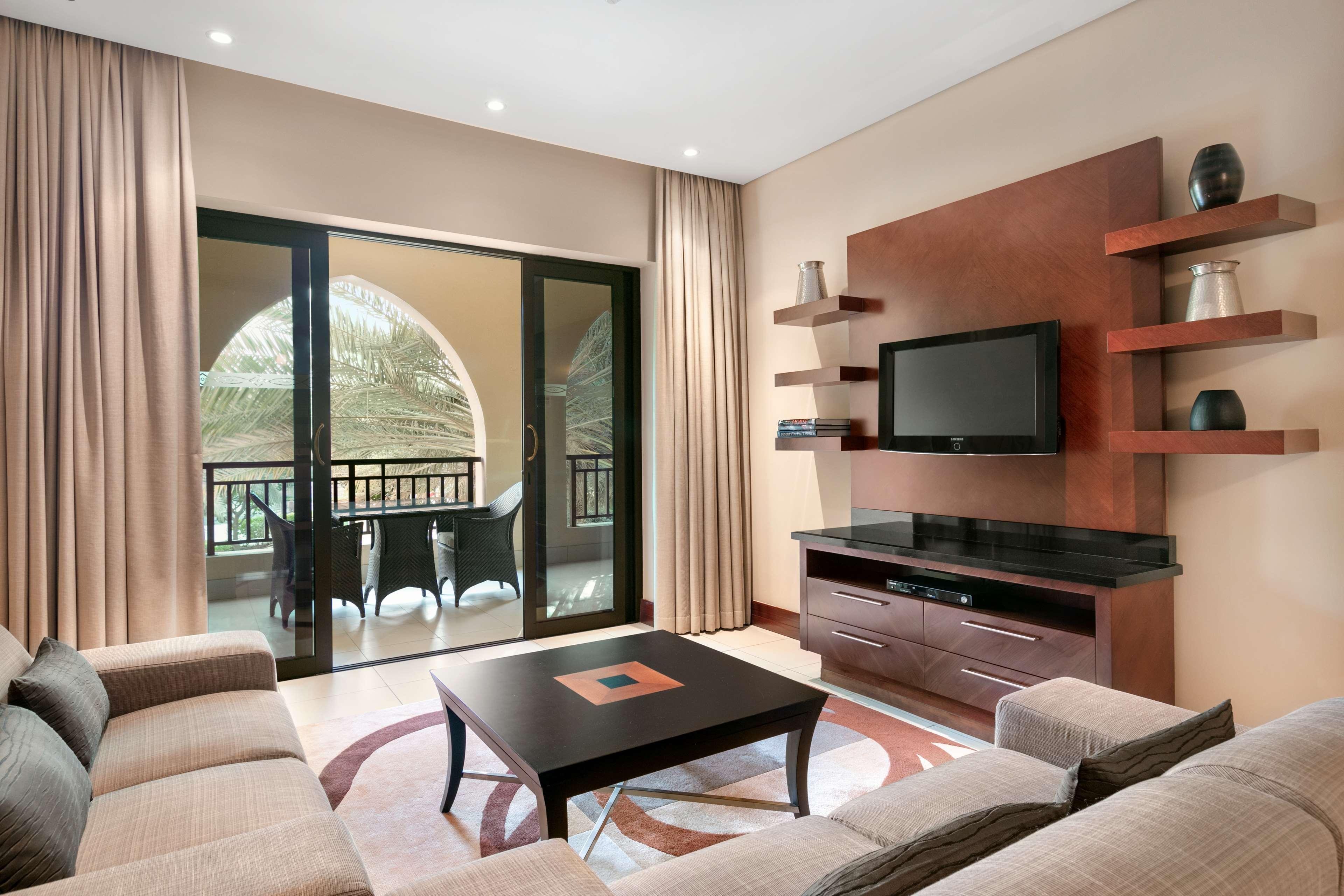 Shangri-La Qaryat Al Beri, Abu Dhabi Exterior photo Living room