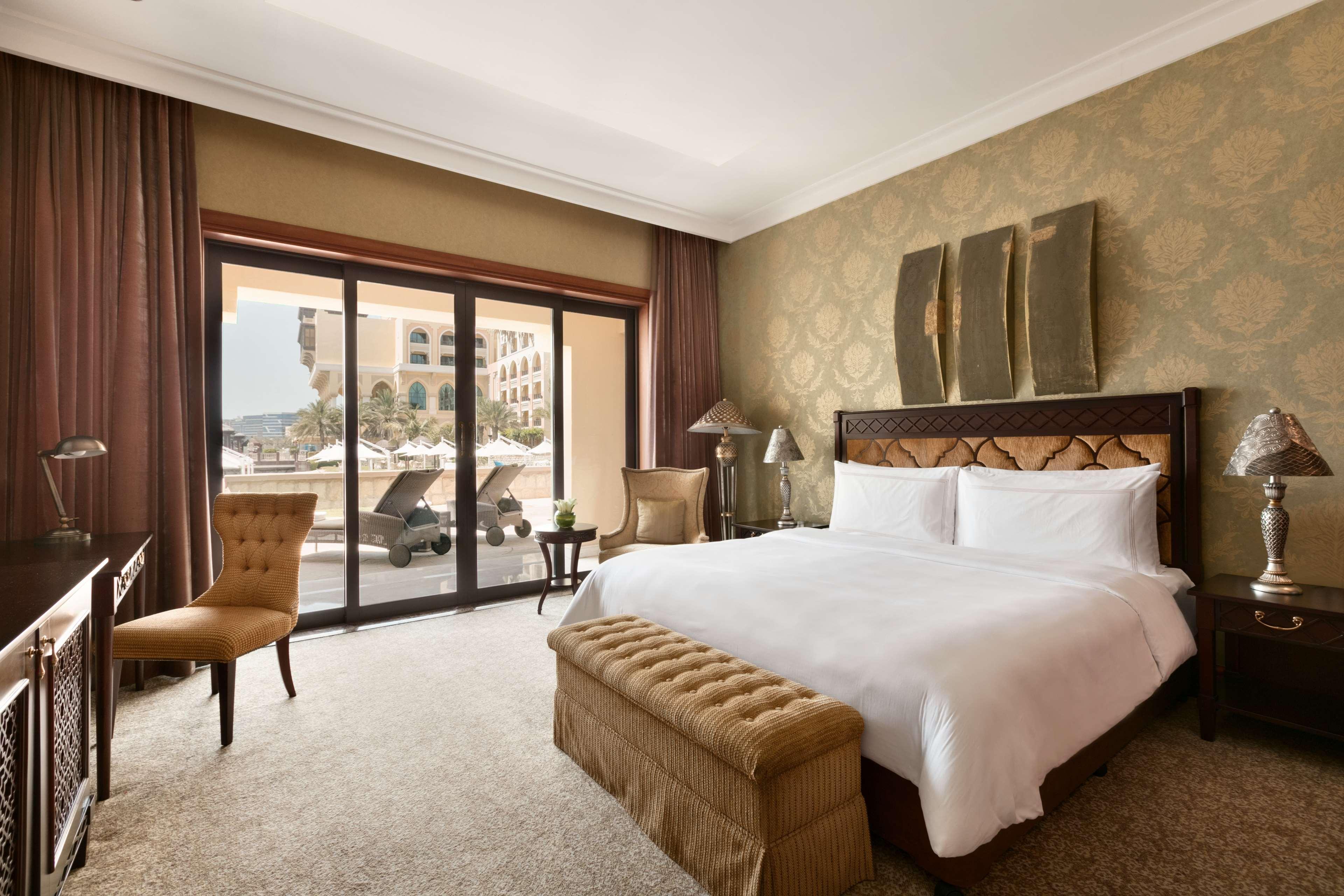 Shangri-La Qaryat Al Beri, Abu Dhabi Exterior photo Deluxe Room